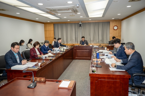 제285회 임시회시 산업건설위원회 조례안 심사활동