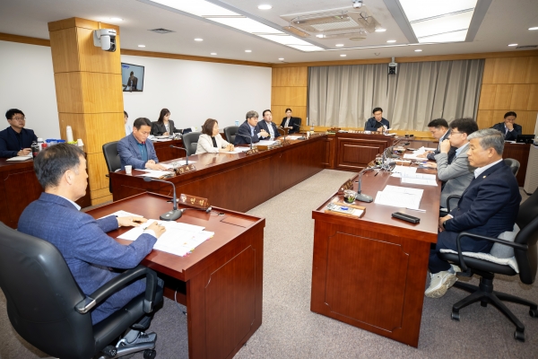폐회중 산업건설위원회 활동