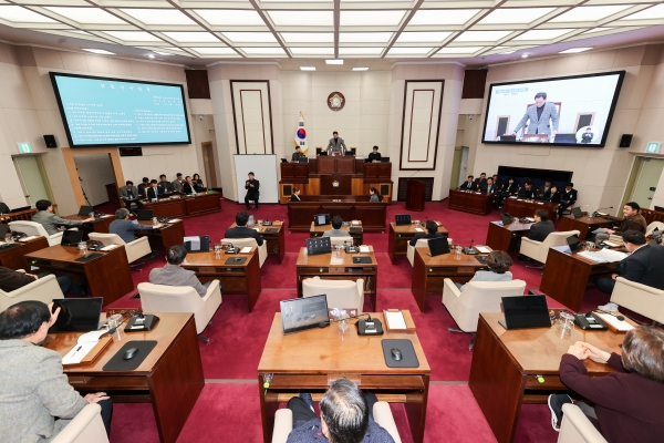 제293회 임시회 제4차 본회의시 5분 자유발언 및 각 상임위원회 조례안 등 심사활동 결과보고