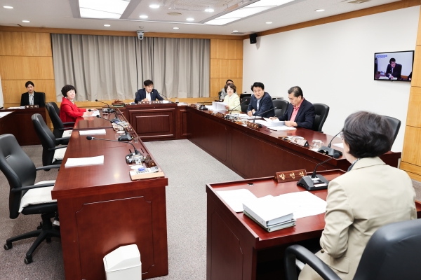 제295회 임시회 문화환경위원회 조례안 심사활동