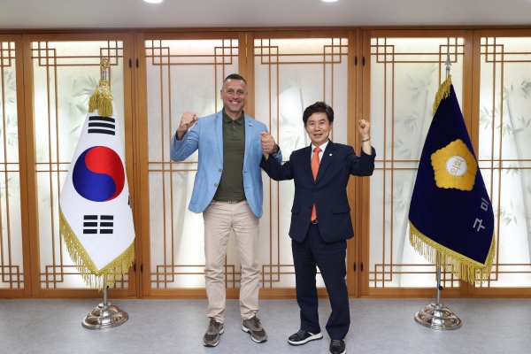 불가리아 엘린펠린 시장일행 내방